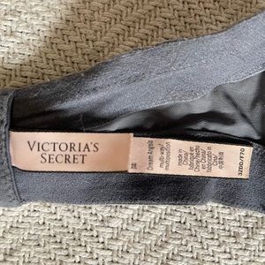 Victoria’s Secret Bra (strapless)